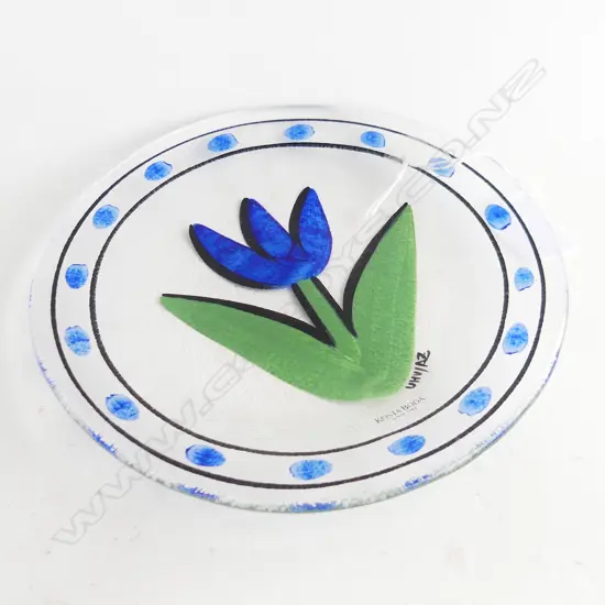 KOSTA BODA GLASS PLATE DECORATED BY ULRICA HYDMAN-VALLIEN,  DIA 192mm