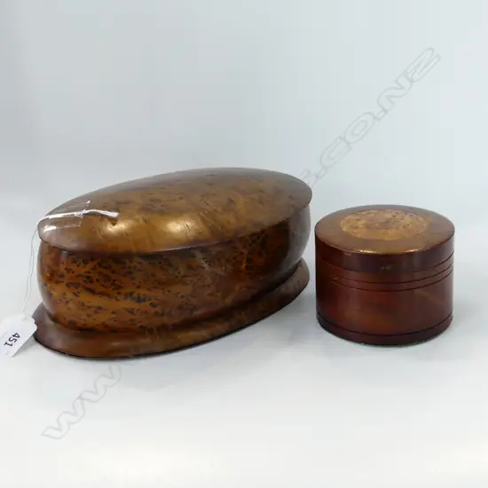 2 VINTAGE WOODEN LIDDED BOXES; OVAL 240x130mm, OTHER w. 8 COASTERS