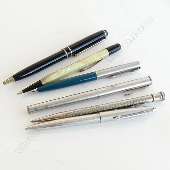 SIX VINTAGE PENS & MECHANICAL PENCILS – PARKER ETC