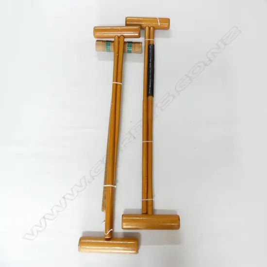 5 WOODEN CROQUET / POLO MALLETS L.970mm