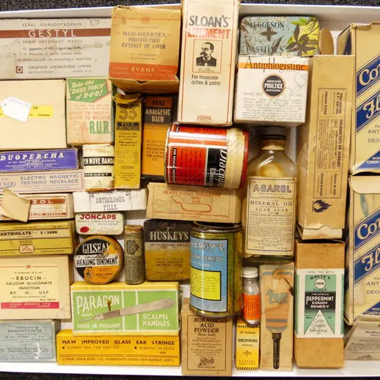 TRAY OF VINTAGE PHARMACEUTICAL & MEDICAL BOXES WITH CONTENTS, TINS, INSTRUMENTS, ADVERTISING ETC