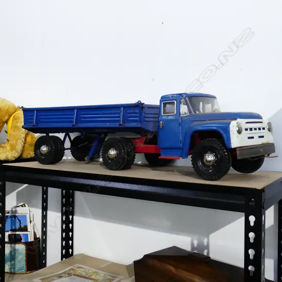 LARGE VINTAGE TIN TOY FLAT DECK TRUCK L730MM