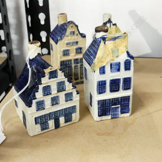 4 KLM DELFT HOUSES SOME DAMAGE