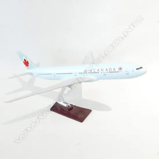AIR CANADA MODEL PLANE L.480mm