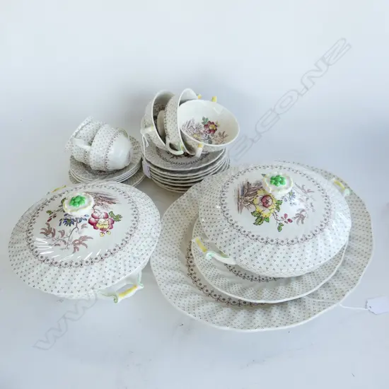 ROYAL DOULTON 'GRANTHAM' PART DINNER SET; 2 ASHETS (L385, 280MM), SOUP COUPES, 2 LIDDED SERVING DISHES,TRIOS ETC.. 23PCS