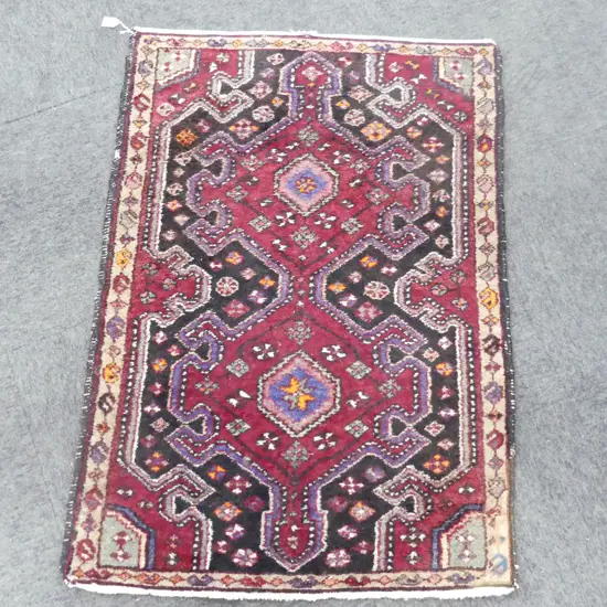 HAND KNOTTED WOOL PILE RUG 1150x850mm