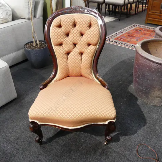 VICTORIAN GRANDMOTHER CHAIR