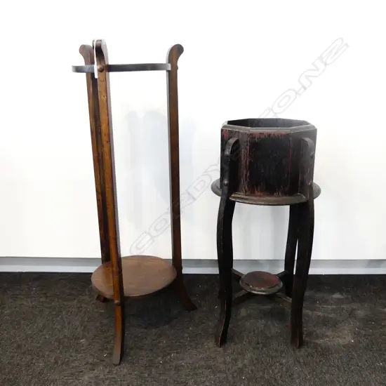 2 VINTAGE OAK PLANT STANDS H.970 / 730mm