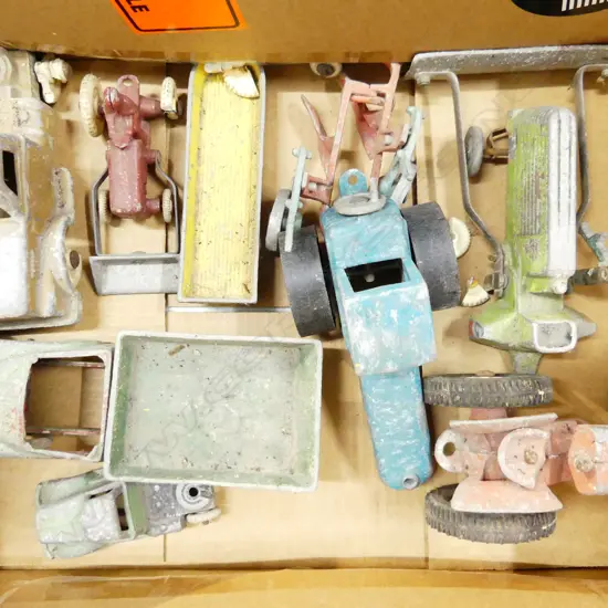 BOX LOT VINTAGE FUNHO TOY PARTS