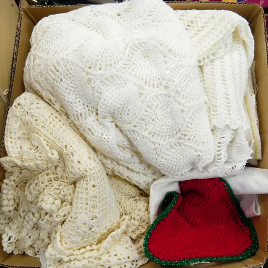 BOX LOT ASST. LINENS, TABLECLOTHS ETC