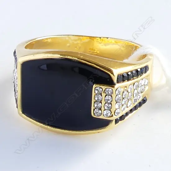 GENTS GOLD GILT, FAUX DIAMOND & ONYX SIGNET RING