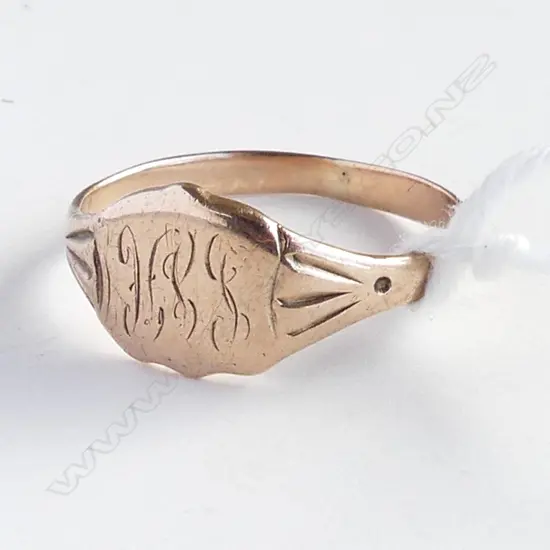 9CT ROSE GOLD VINTAGE SHIELD SIGNET RING 2.57gms