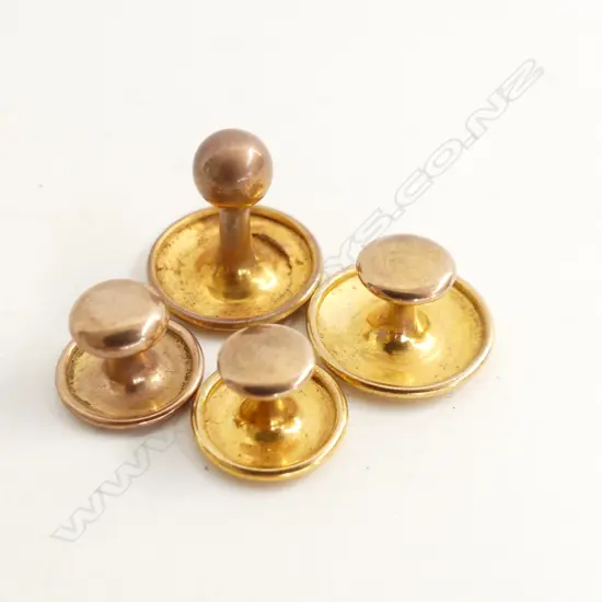 4 9CT SHIRT STUDS 3.2 GRAMS