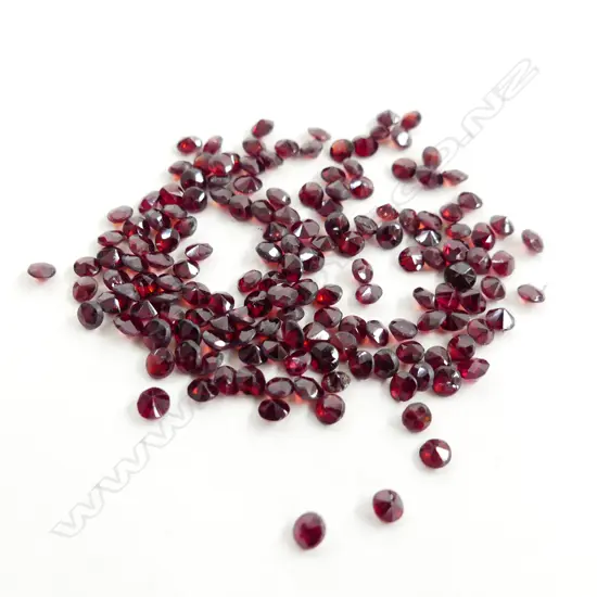 BAG 15CT FACETED GARNETS 