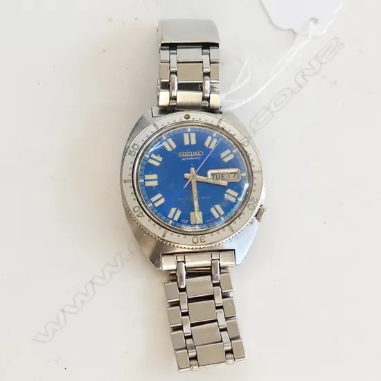 VINTAGE SEIKO 'WATER 70m PROOF' STAINLESS WRISTWATCH apparently not working. Blue dial