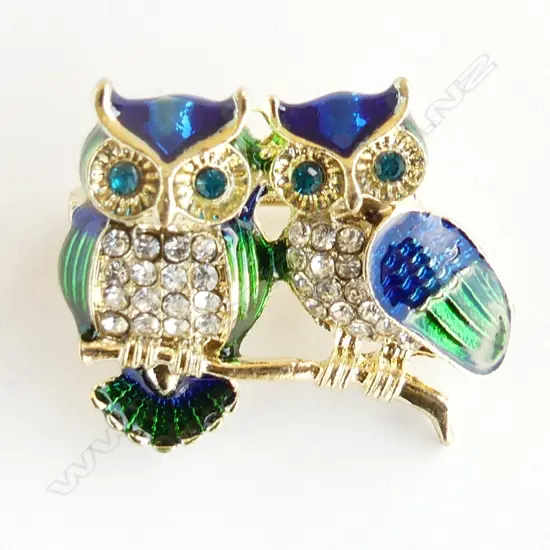 ENAMEL & GILT GEM SET COSTUME JEWELLERY OWL BROOCH