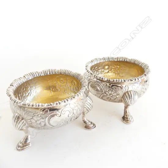 PR VICTORIAN SILVER SALTS floral w hoof feet L.1845.168gms