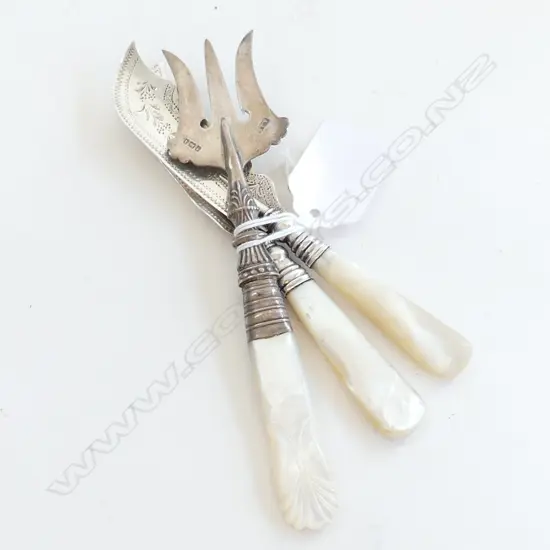 2 S/SILVER & MOP HANDLED BUTTER KNIVES & S/SILVER & MOP BREAD FORK 