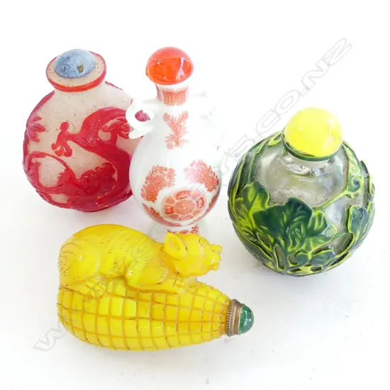 4 ASSORTED ORIENTAL GLASS SNUFF BOTTLES 
