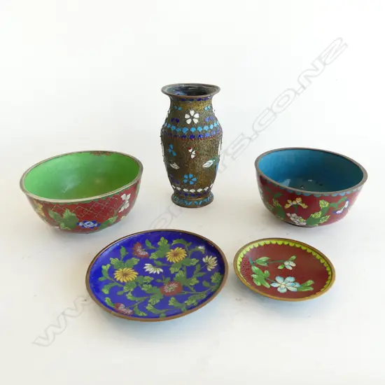 5 PIECES CHINESE CLOISONNE – VASE, TWO BOWLS & TWO DISHES