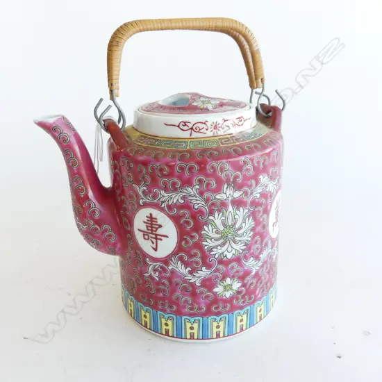 VINTAGE CHINESE FAMILLE ROSE TEAPOT