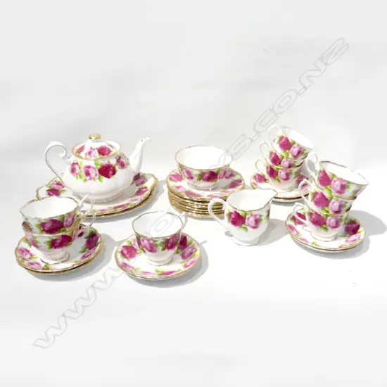 31 PCE ROYAL ALBERT OCR TEA SET; 8 TRIOS + EXTRA CUP & PLATE, 2 CAKE PLATES, TEAPOT, MILK & SUGAR