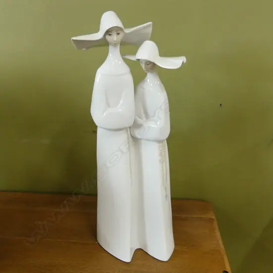 PR LLADRO NUNS #4611 H. 330mm