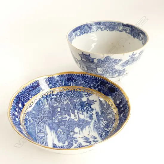 2 ANTIQUE B/W PCES; TEA BOWL (RIM CHIPS) & CAUGHLY 'SALOPIAN' WARE SAUCER 130mm dia