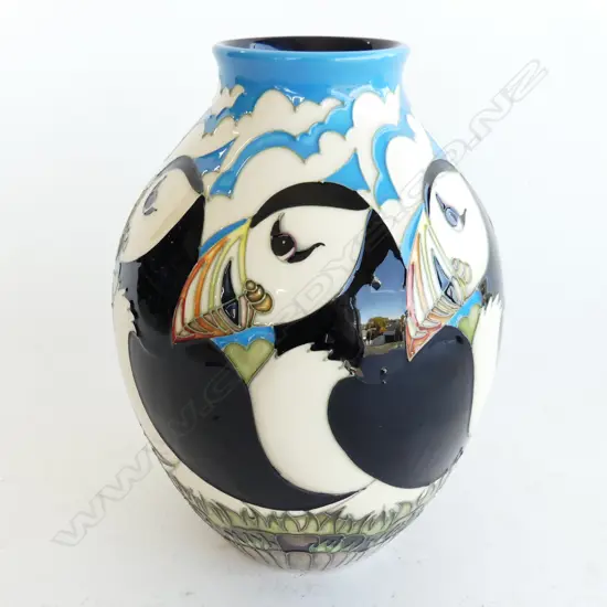 BOXED MOORCROFT VASE PUFFIN PAT H210MM