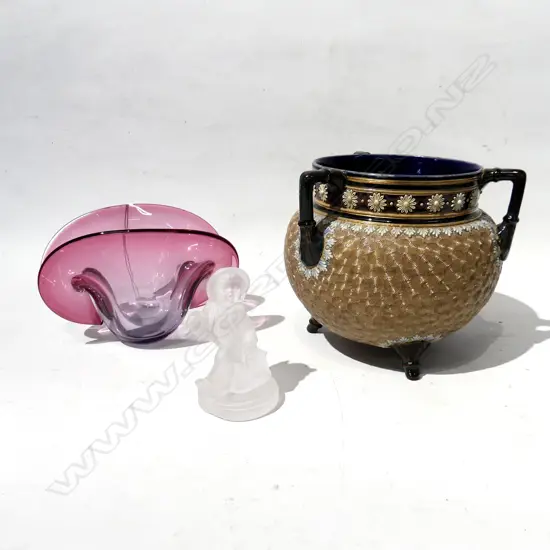 DOULTON LAMBETH 'COULDRON' VASE + 2 PCES GLASS; SHELL VASE, GOEBEL HUMMEL FIGURINE H.85mm