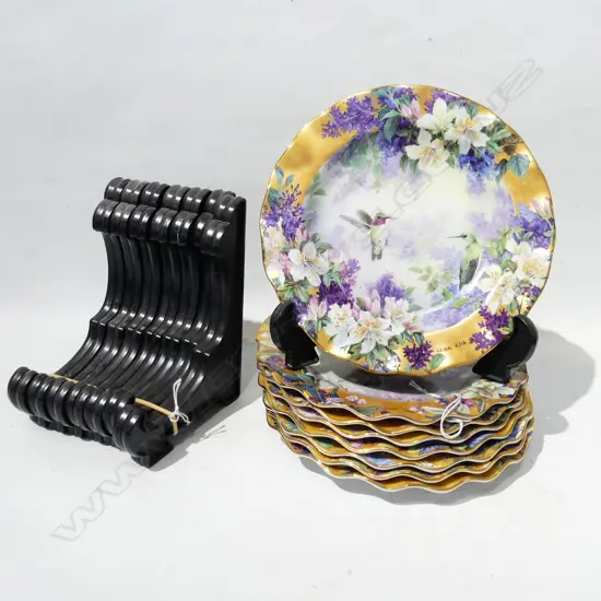 8 ASST HUMMINGBIRD PLATES BY LENA LIU, DIA 210mm + 8 plate stands 