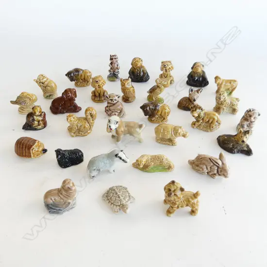 COLLECTION OF WADE MINIATURE ANIMALS