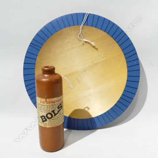 FINNISH WOODEN PRESENTATION DISH (DIA 240mm) 2 COWRIE SHELL MATS (DIA240mm) + SM BOLS BOTTLE (H155mm)