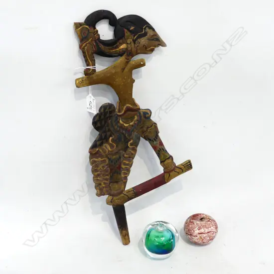 CARVED WOODEN INDONESIAN PUPPET H.455mm, 2 APPLES; STONE & GLASS