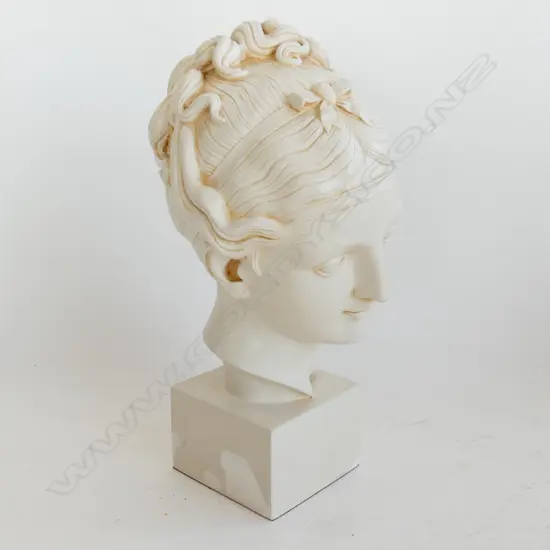 COMPOSITE BUST LADY WITH HEAD BAND H240MM