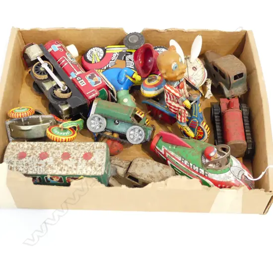 SMALL TRAY OF VINTAGE TIN TOY CARS TRAIN TRIKES ETC