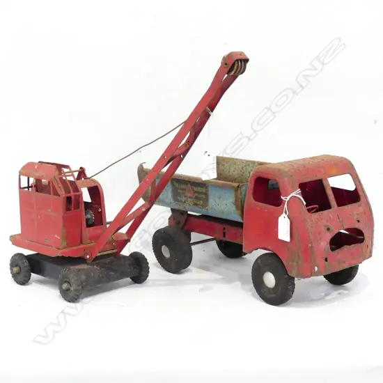 TRIANG TIN TOY DUMP TRUCK L360 & TIN TOY CRANE L400MM