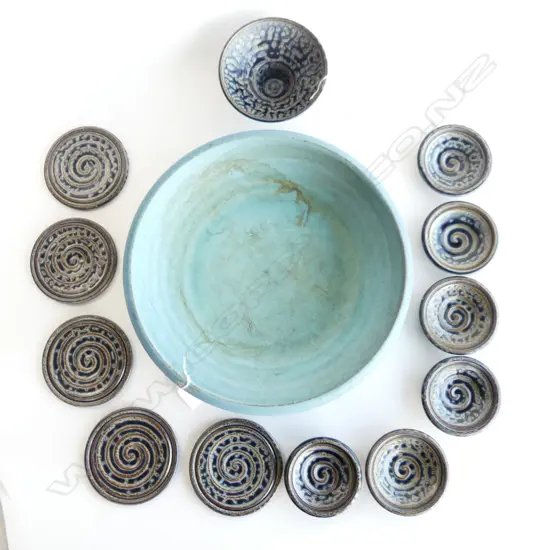 KIM MORGAN FAUX BLUE ASH SUSHI SET, 13 PCS & LG OLD JAPANESE POTTERY BOWL (DIA 340mm)