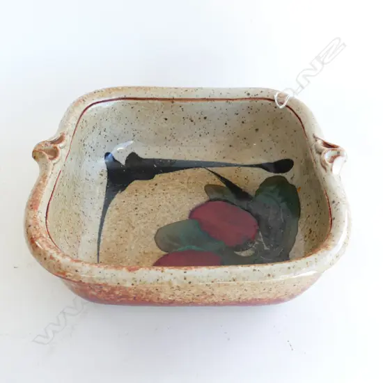 LG MIKE O'DONNELL TARIKI POTTERIES SQ OVEN DISH W.255mm 