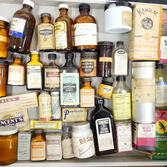 TRAY OF VINTAGE MEDICAL & PHARMACEUTICAL PACKAGING, MEDICINES, BOTTLES & CONTENTS ETC