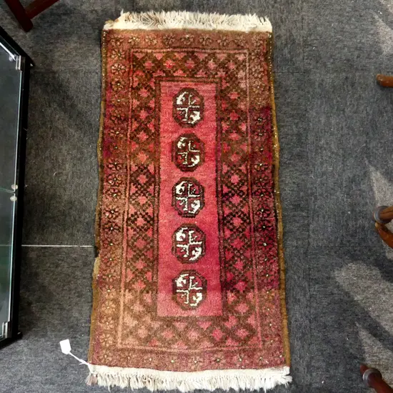 SMALL HAND KNOTTED ALL WOOL RUG - PAKISTAN 1000x520mm