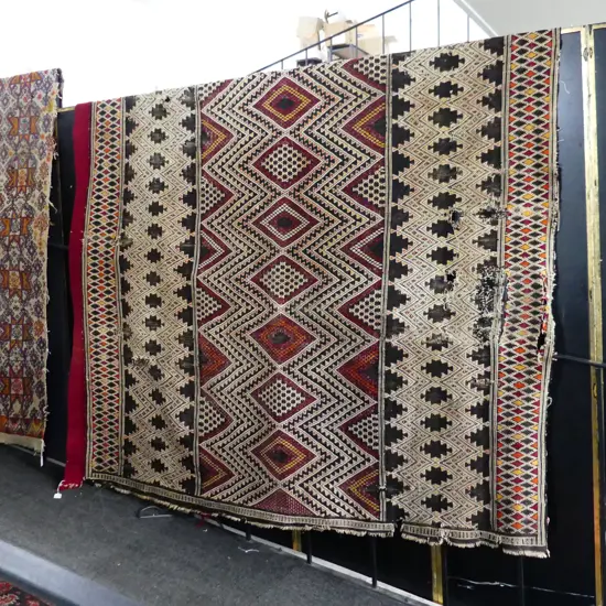 LG KELIM RUG (FAULTS) 3000x1800mm