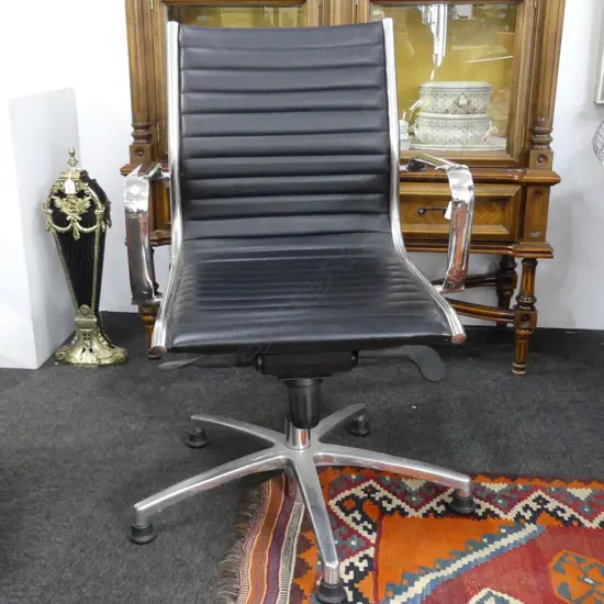 MODERN EAMES STYLE BLACK LEATHER OFFICE CHAIR