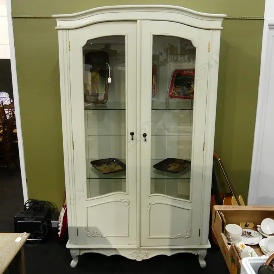 FRENCH STYLE GLAZED CABINET w. 2 SHELVES 1220x600x2055mm one glass with crack