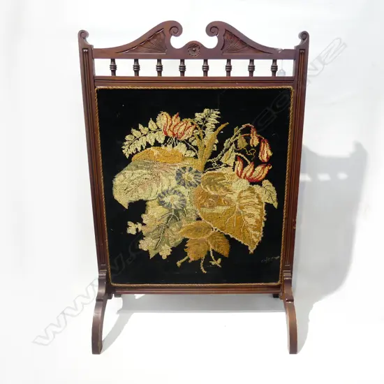 EDWARDIAN FIRE GUARD H. 810 X W550 X D 230mm REMOVEABLE SCREEN DAMAGED