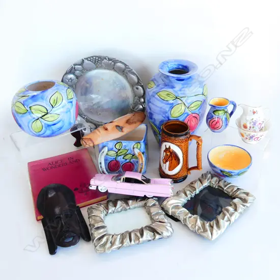 BOX LOT CERAMICS ETC