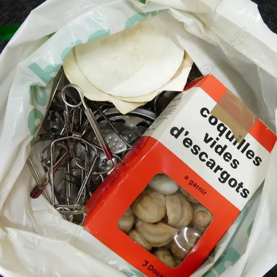BAG OF SCALLOP SHELLS & FRENCH SNAIL SHELLS & STAINLESS SHELL BBQ HOLDERS ETC 