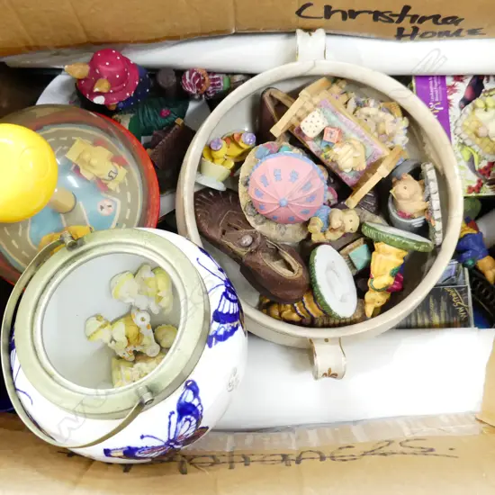 BOX LOT CSPS VASES  MINI FIGS ETC