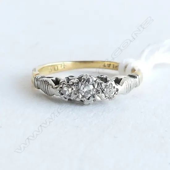 18CT DIAMOND RING 1.8 GRAMS SIZE F