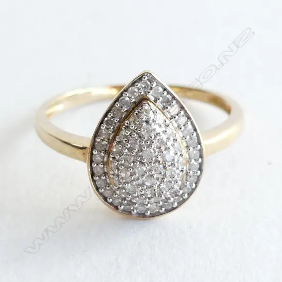 9CT & DIAMOND RING 1.9 GRAMS SIZE P